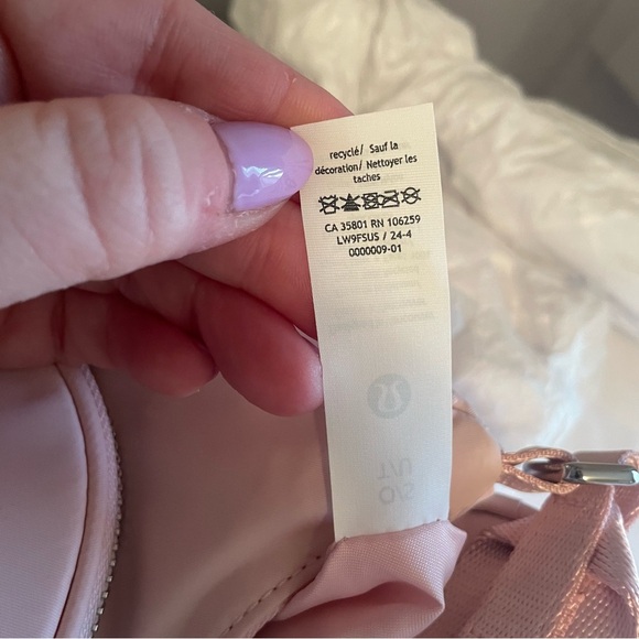 NWT Lululemon Crossbody Bag with Nano Pouch 2L Flush Light Pink Nylon Sold Out - Picture 12 of 16